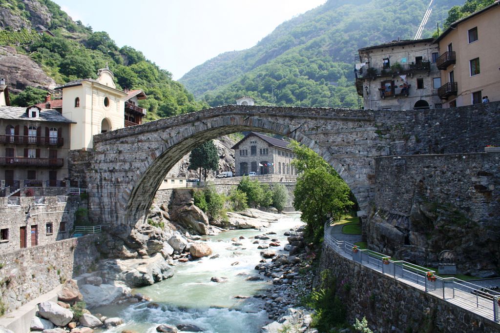 Cosa vedere in Valle d'Aosta ponte vecchio