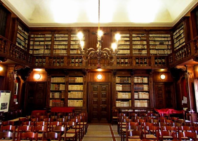 Biblioteca capitolare verona è tra le biblioteche più antiche del mondo 