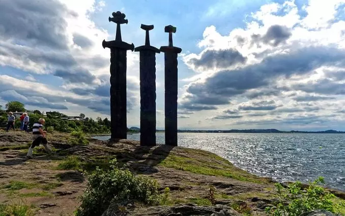 monumento tre spade norvegia