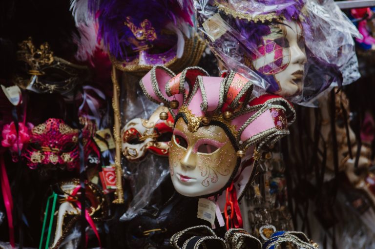 Maschere di Carnevale: tra tradizione italiana e commedia dell'arte